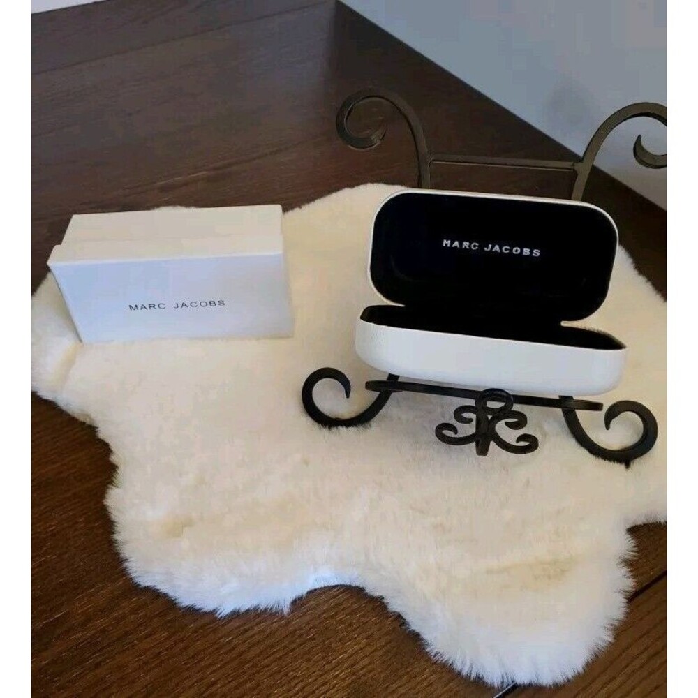 Marc By Marc Jacobs Sunglasses White Case Velvet feel Inside & Box